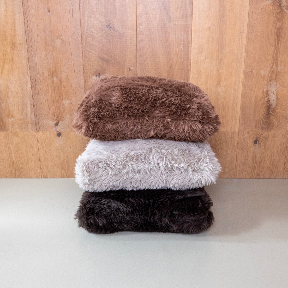 Interieur kussen faux fur mocha